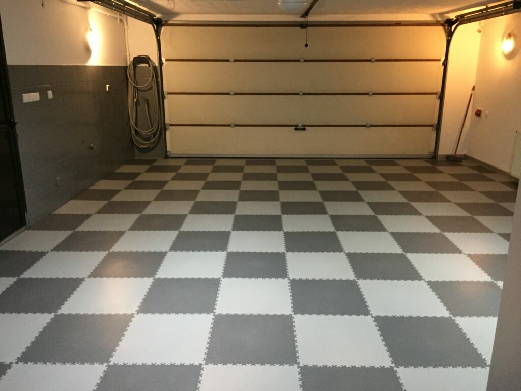 Garage, Pologne