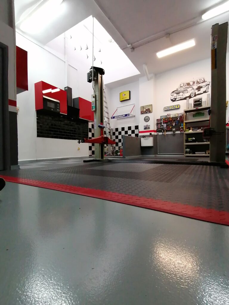 Garage auto, Espagne